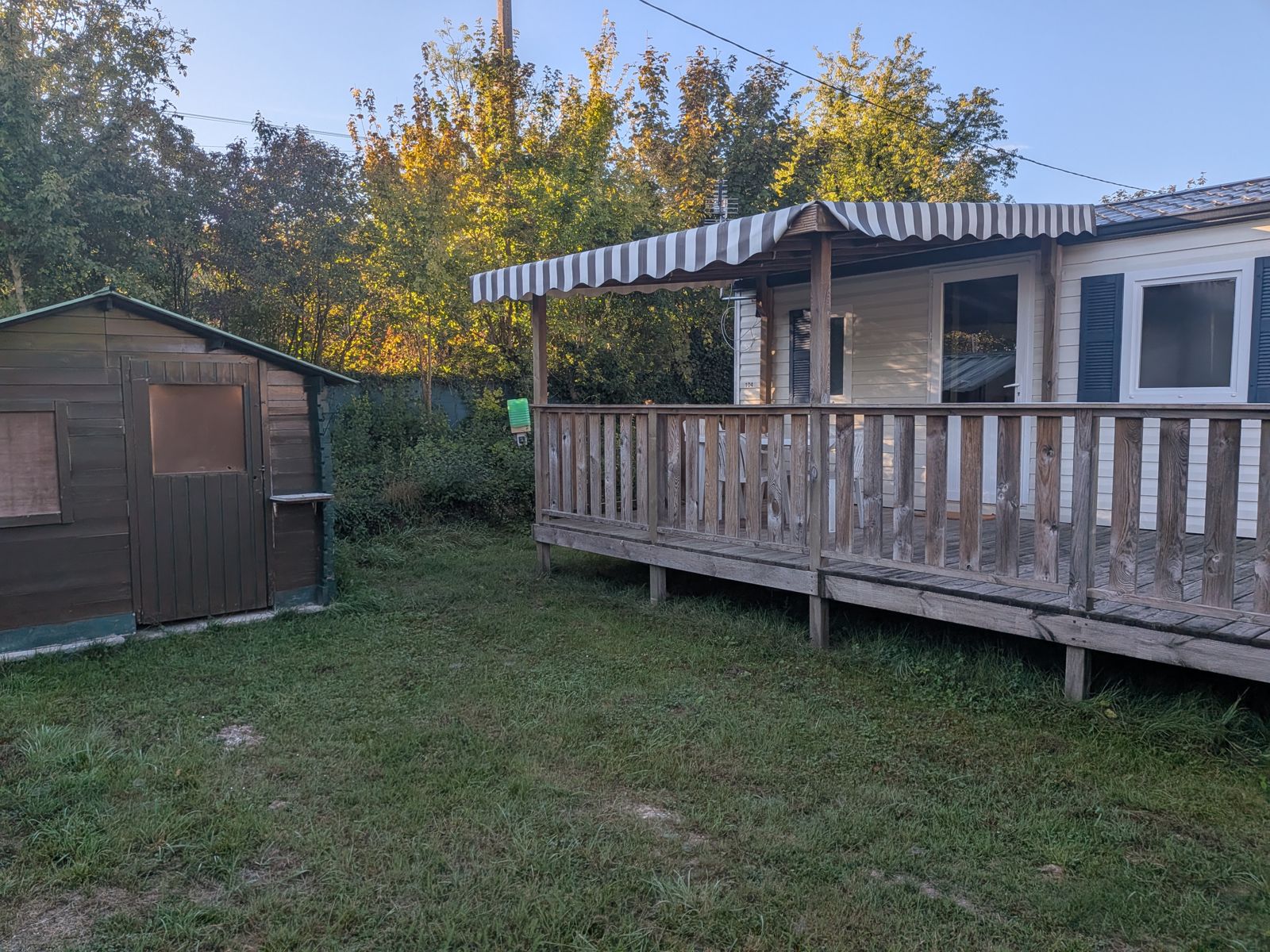 Stacaravan met 2 slaapkamers te koop