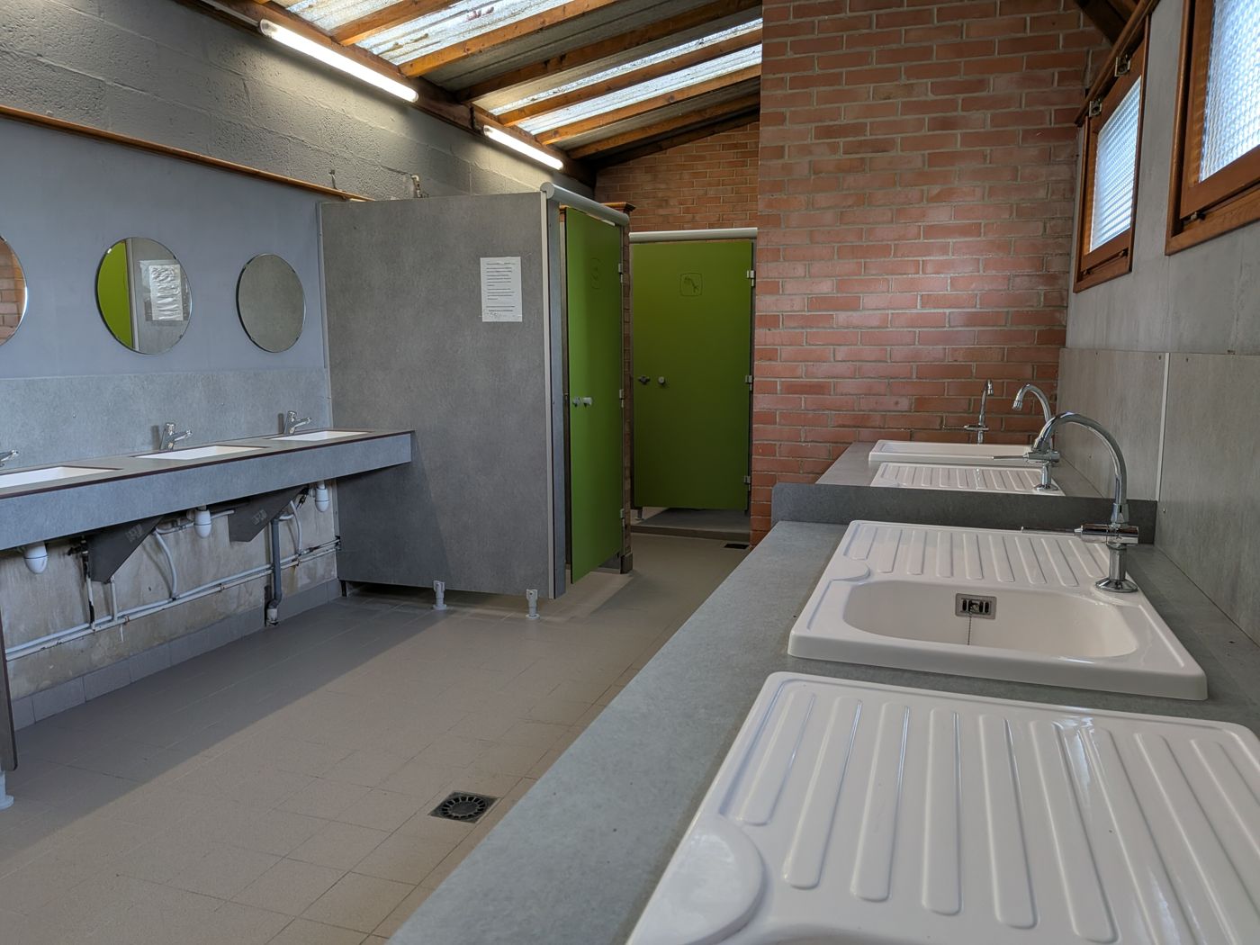 Toilet block: washbasins and washing-up sinks